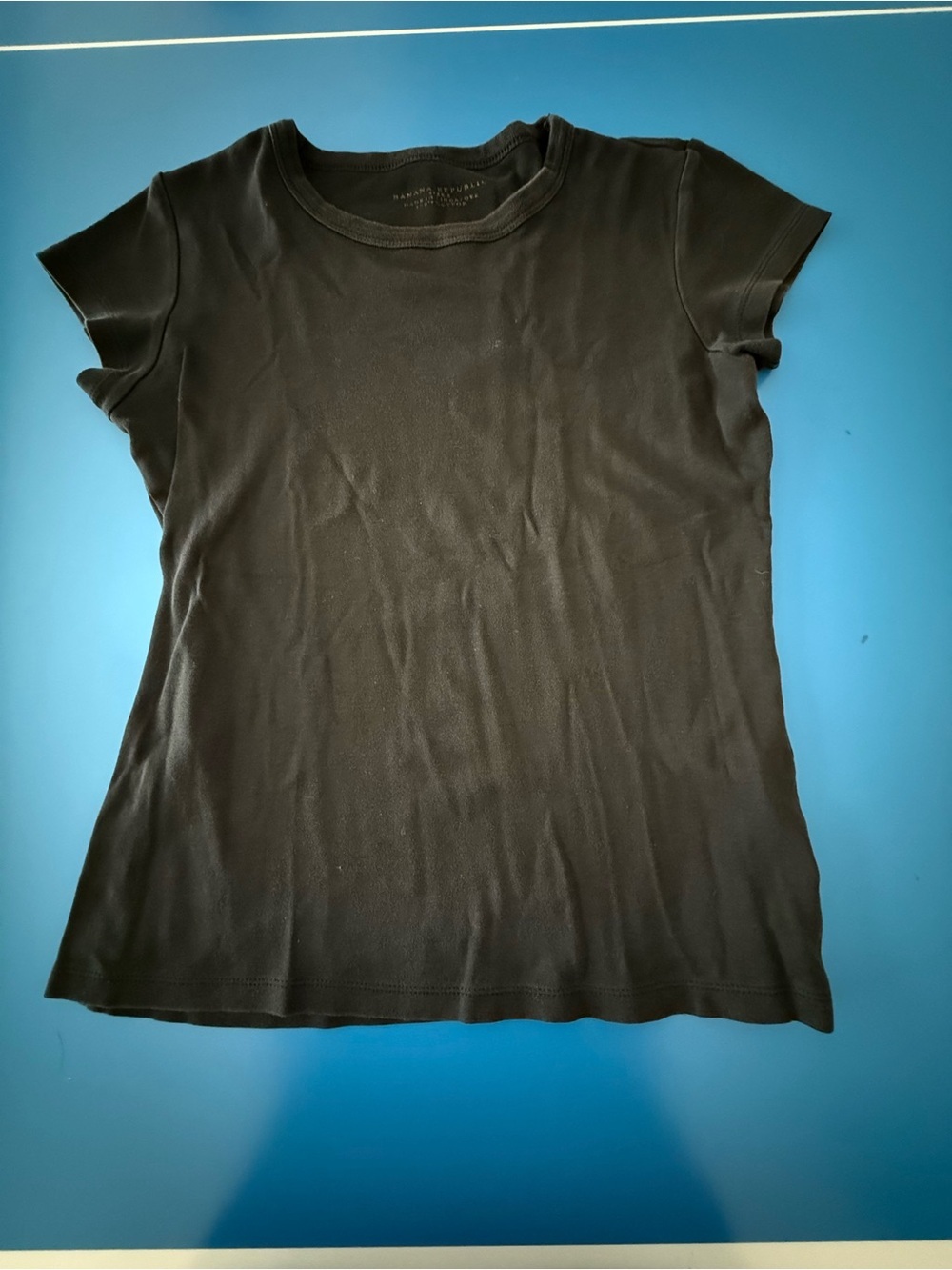 Banana Republic Crew Neck Tee. 100% cotton. Size S. Excellent Condition.
